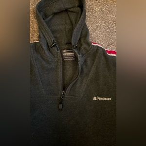 Men’s American Eagle Performance pull over